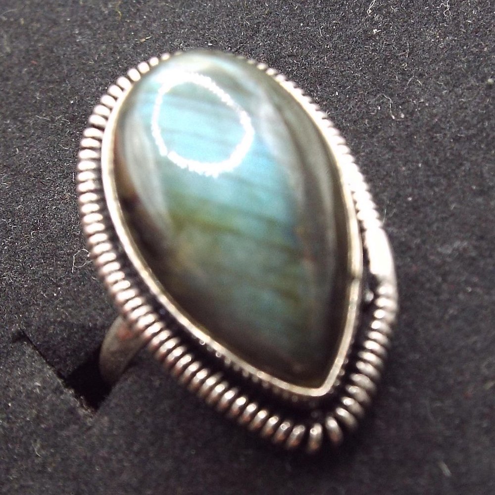 LABRADORITE IRRIDESCENT OPALALESCENT TEARDROP SILVER COIL BEZEL SZ 7.75 RING 74A
